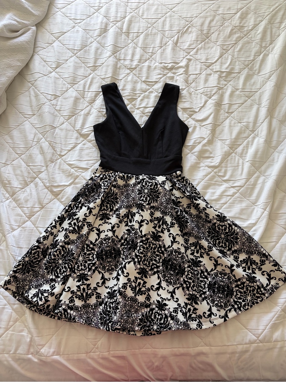 Haute Monde Black & White V-Neck Fit-and-Flare Midi Dress